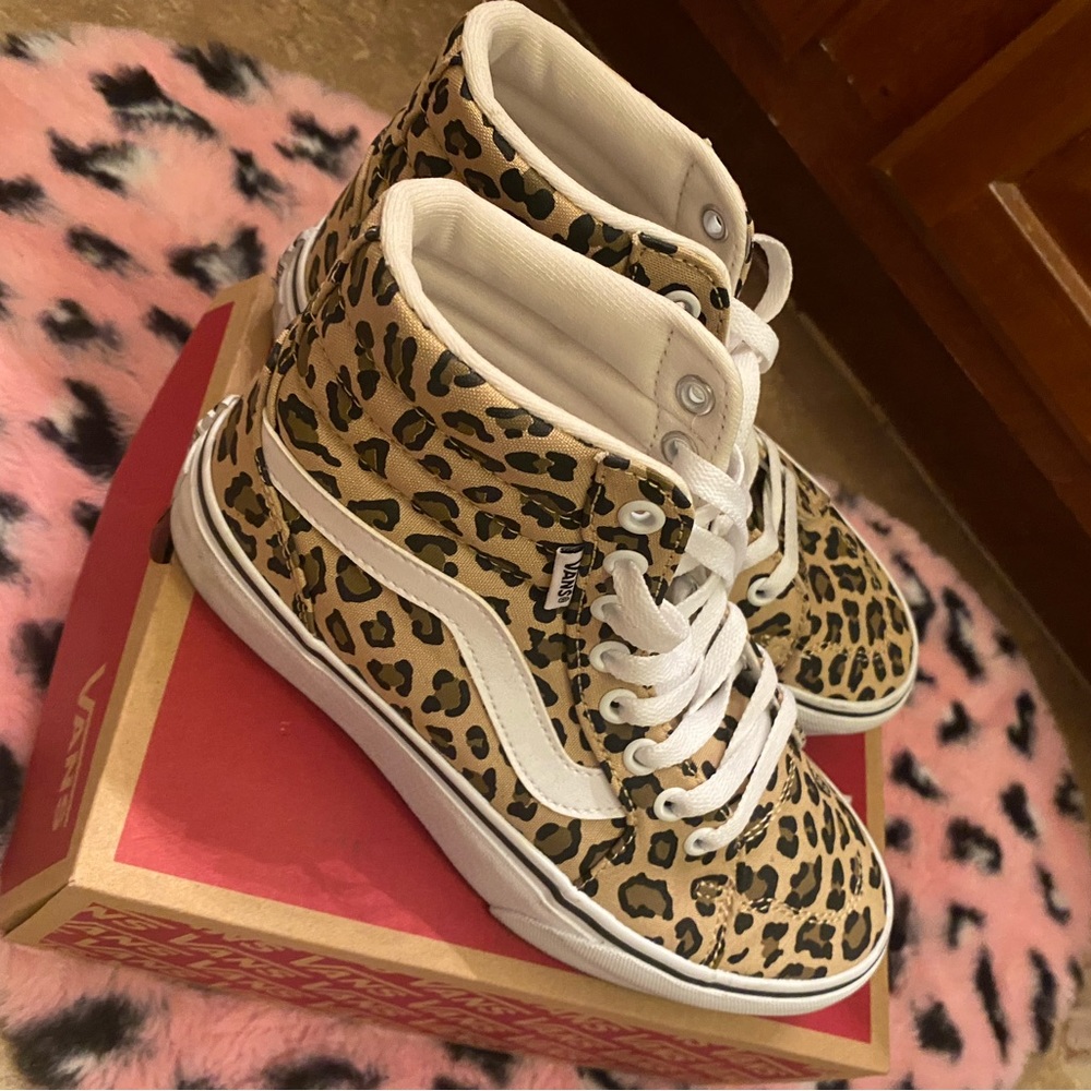 Leopard print high top platform vans